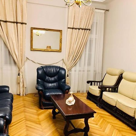 Ultra-Central And Elegant Ap In Opera Square Vic23 تيميشورا المظهر الخارجي الصورة