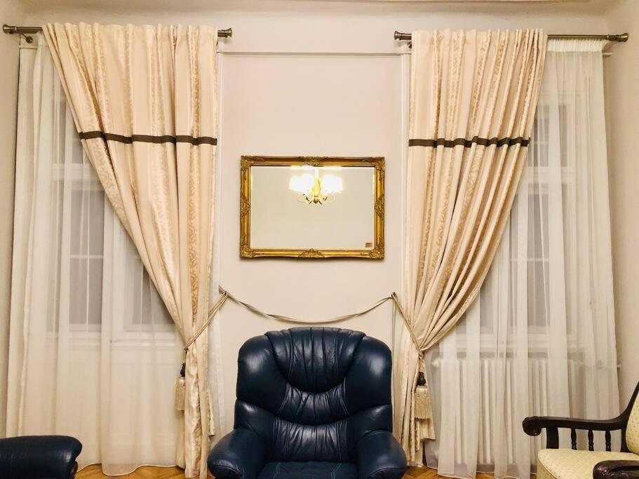 Ultra-Central And Elegant Ap In Opera Square Vic23 تيميشورا المظهر الخارجي الصورة